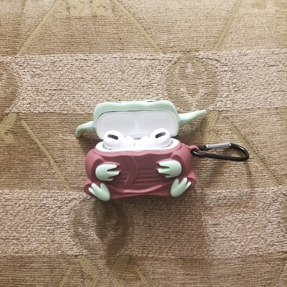 Airpod Case for 1-2 and Pro Yoda - Picture 7 of 13